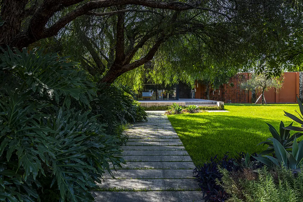 Casa-leyros-Jardin-1